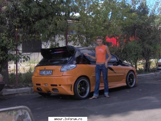 Poze cu masini - cand vezi asa o superba masina nu ai cum sa nu - De Toate Pentru Toti