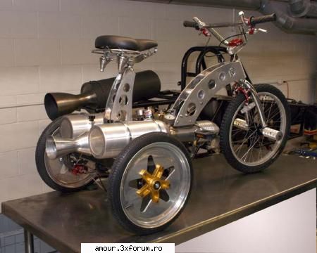 Poze cu masini - sau BBB preferi bicicleta asta - De Toate Pentru Toti