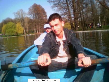Poze cu useri de pe hub - eu sunt Tiesto :D alta poza nu am sunt cam obosit - De Toate Pentru Toti